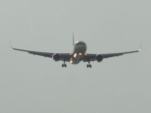 BOEING 767-300 (N524LA)