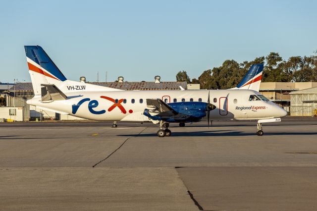 Saab 340 (VH-ZLW) - Regional Express (VH-ZLW) Saab 340B taxiing at Wagga Wagga Airport