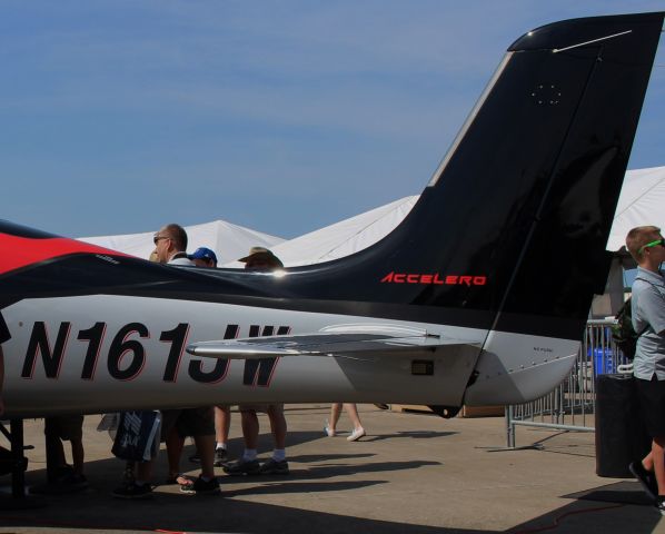 Cirrus SR-22 (N161JW)