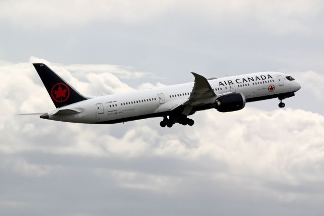 Boeing 787-9 Dreamliner (C-FVND)