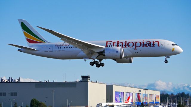 Boeing 787-8 (ET-ASG) - BOE846 on short final to Rwy 16R to complete its B1 flight on 1/12/15. (ln 258 / cn 36111).