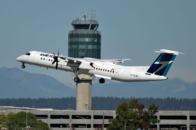 de Havilland Dash 8-400 (C-GLWJ)