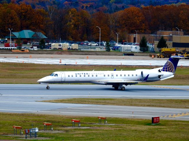 Embraer ERJ-145 (N17115)