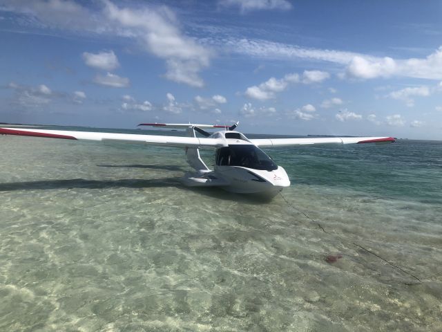 ICON A5 (N742BA)