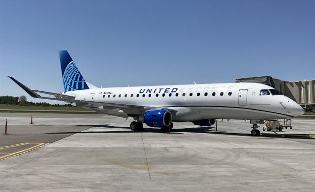 Embraer 175 (N608UX) - First day of revenue service with SkyWest after being transferred from ExpressJet.