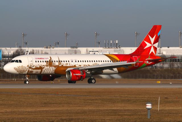 Airbus A320 (9H-AEO)