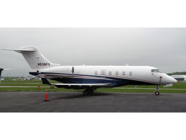 Bombardier Challenger 300 (N526FX)