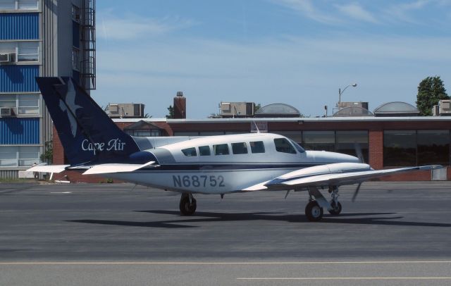 Cessna 402 (N68752)