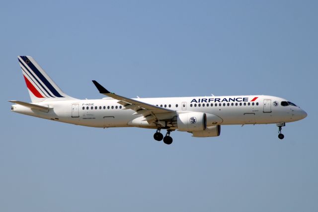 Airbus A220-300 (F-HZUE) - On short finals for rwy 09L on 27-May-23 operating flight AFR1280 from LFPG.