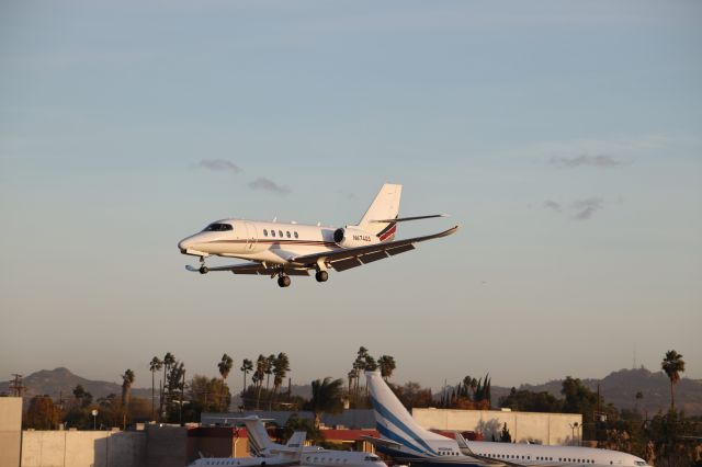 N674QS — - On approach into Van Nuy’s