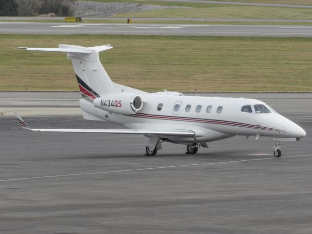 Embraer Phenom 300 (N434QS)