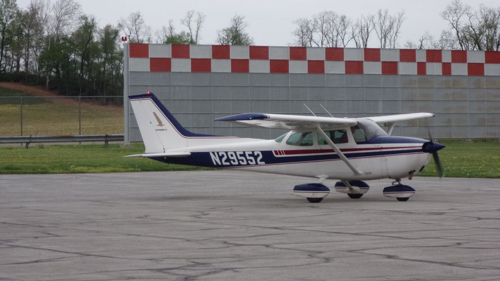 Cessna Skyhawk (N29552)