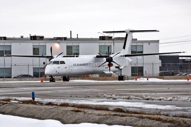 de Havilland Dash 8-400 (N199WQ)