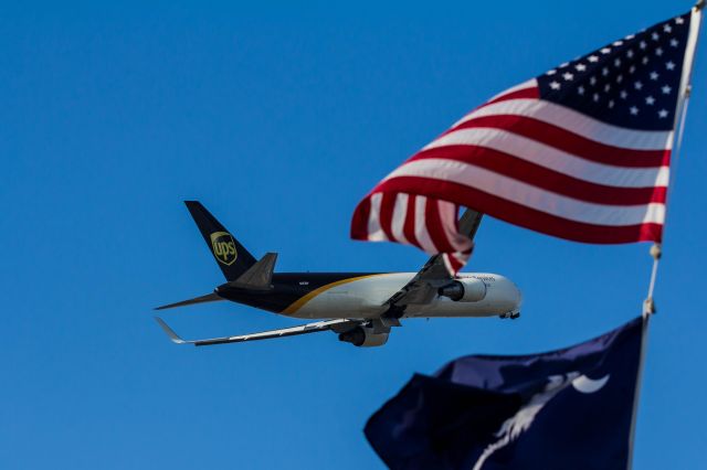 BOEING 767-300 (UPS2940)