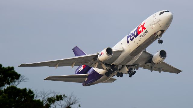 McDonnell Douglas DC-10 (N319FE)