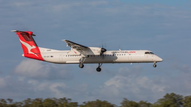 de Havilland Dash 8-400 (VH-QOC)