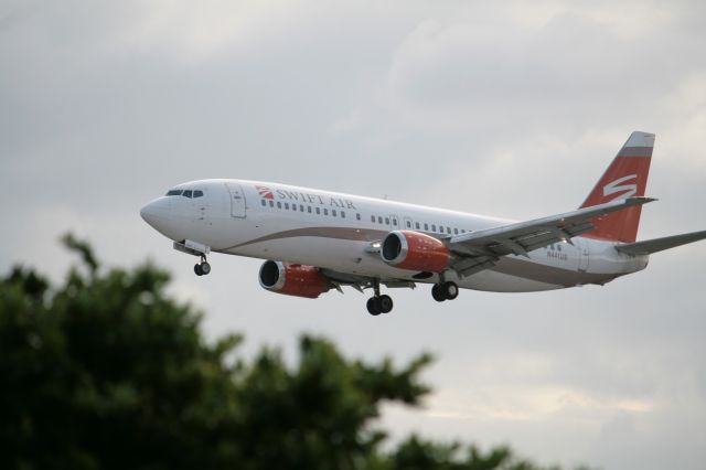 BOEING 737-400 (N441US)