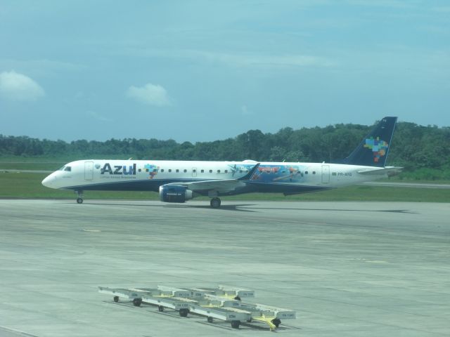 Embraer ERJ-190 (PR-AYQ)