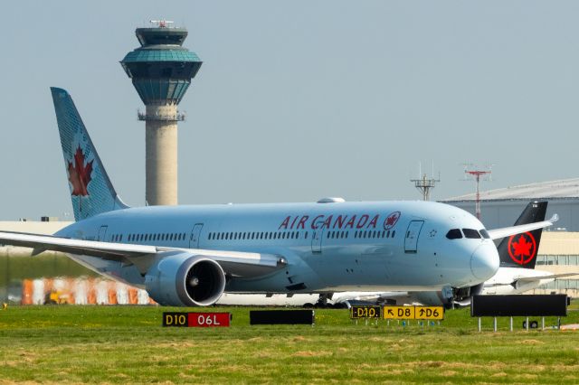 Boeing 787-8 (C-FGHZ) - Morning departure of ACA785 on July 23, operated by Air Canada B787-8 (C-FGHZ). CYYZ departure from runway 24L.