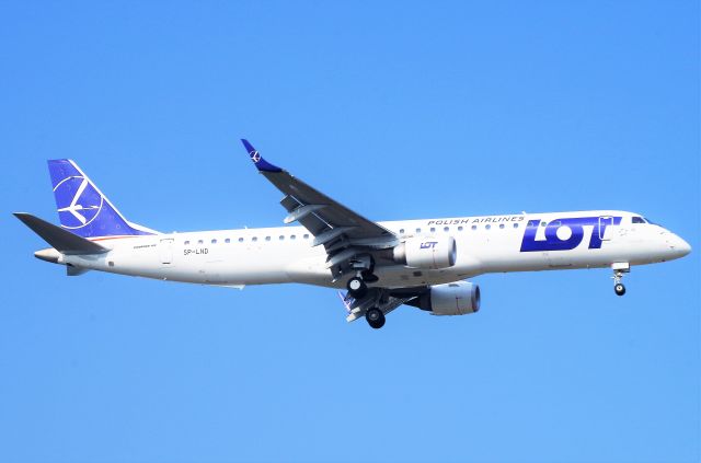 EMBRAER 195 (SP-LND)