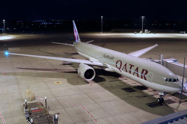 BOEING 777-300ER (A7-BAK)