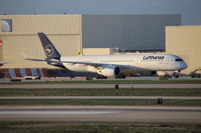 Airbus A350-900 (D-AIXP)