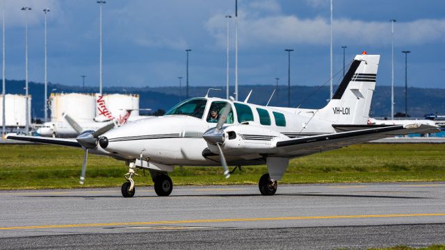 Beechcraft Baron (58) (VH-LOI)