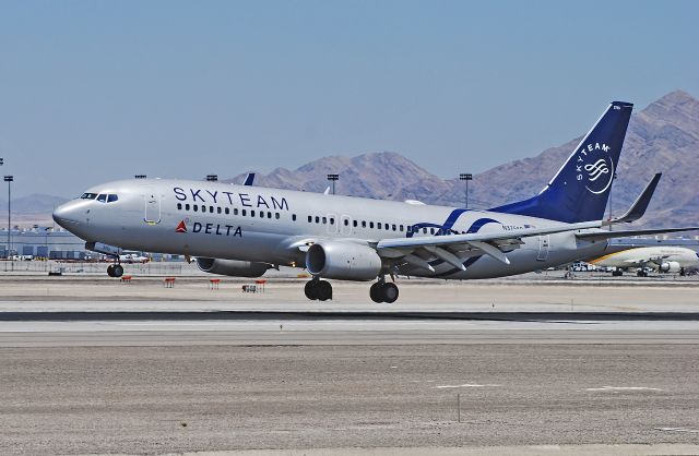 Boeing 737-800 (N3755D) - N3755D Skyteam - Delta Air Lines 2001 Boeing 737-832 C/N 29627br /br /McCarran International Airport (KLAS)br /Las Vegas, Nevadabr /TDelCorobr /August 9, 2013