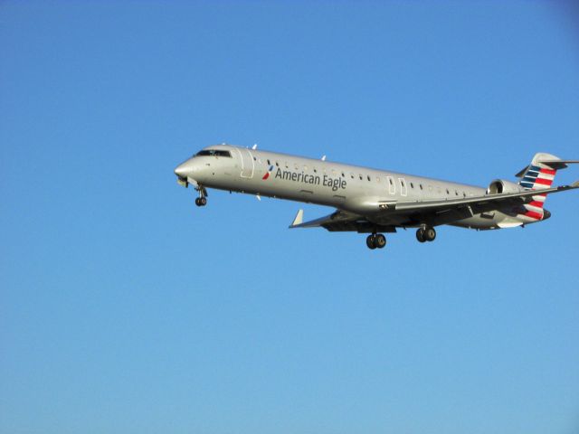 Canadair Regional Jet CRJ-900 (N950LR) - Landing RWY 30