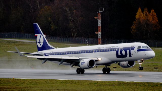 Embraer ERJ-190 (SP-LNC)