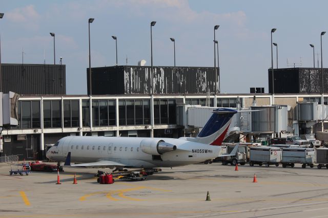 Canadair Regional Jet CRJ-200 (N405SW) - 082512 on the ramp at ORD