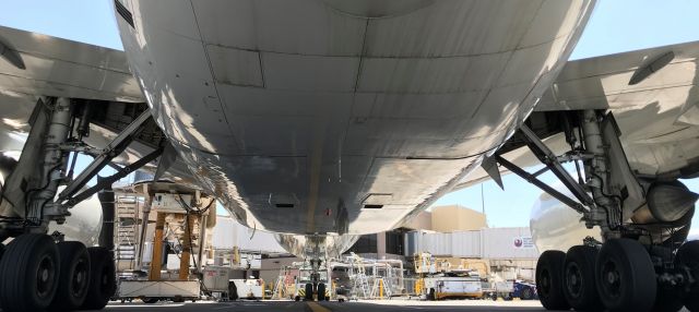 Boeing 777-200 (N797AN) - PHX T4 INT bravo 25 14MAY19