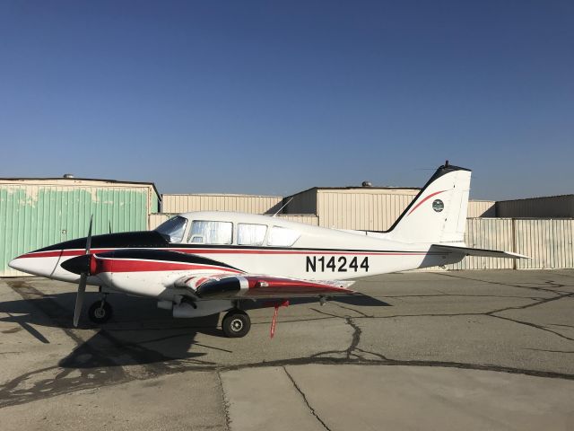 Piper Apache (N14244)