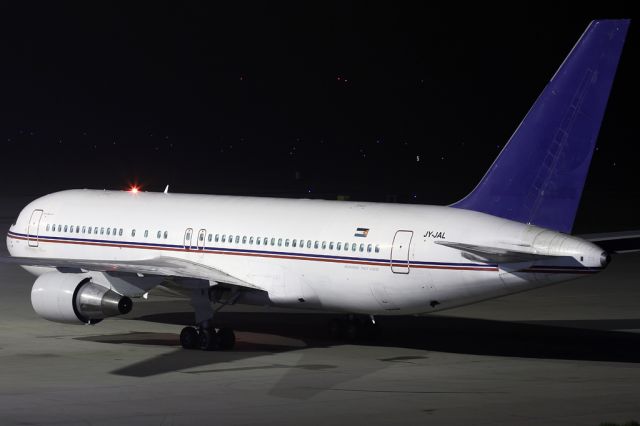 BOEING 767-200 (JY-JAL)