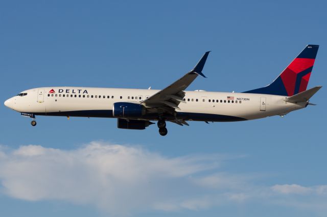 Boeing 737-900 (N873DN)