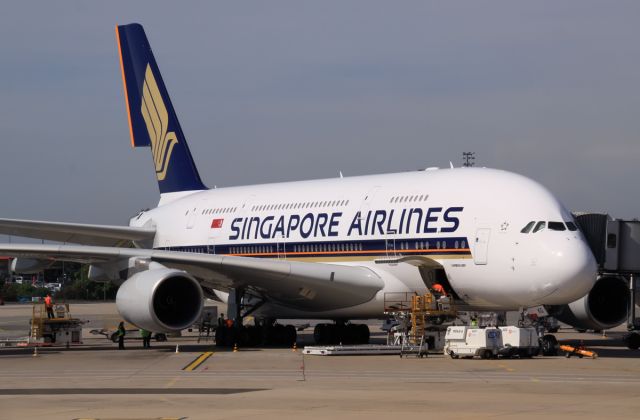 Airbus A380-800 —