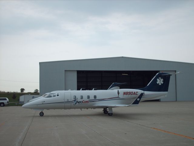 Learjet 55 (N890AC)