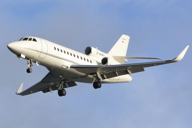 Dassault Falcon 900 (D-AHRT) - Kystvejen RWY30