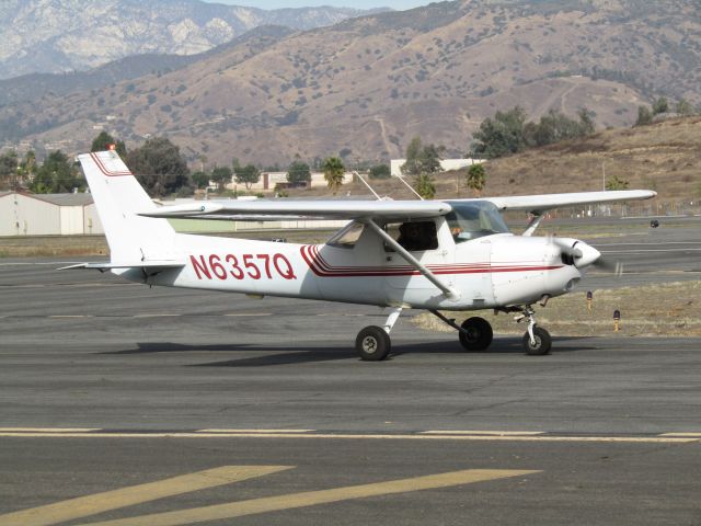 Cessna 152 (N6357Q) - Taxiing to ramp