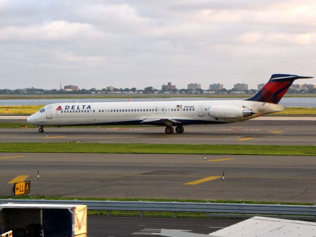 McDonnell Douglas MD-88 (N914DL)