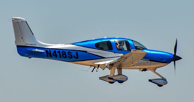 Cirrus SR22 Turbo (N418SJ) - N418SJ 2016 CIRRUS SR22 G5 TURBO s/n 1435 - North Las Vegas Airport  KVGTbr /Photo: TDelCorobr /June 8, 2024