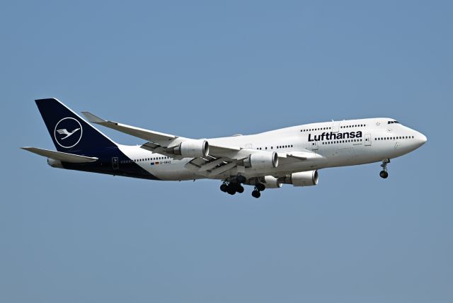 Boeing 747-400 (D-ABVZ)