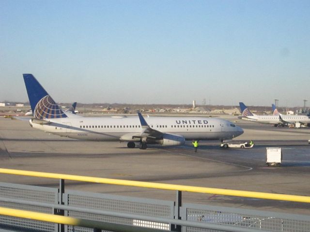 N35236 — - In Concourse E at ORD.