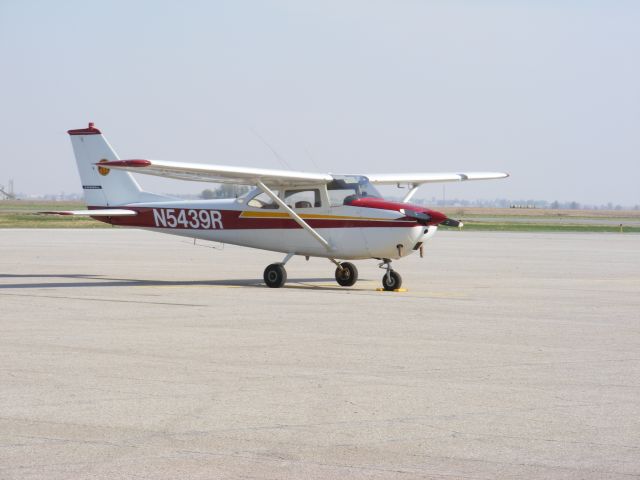 Cessna Skyhawk (N5439R) - Indian Hills Community College