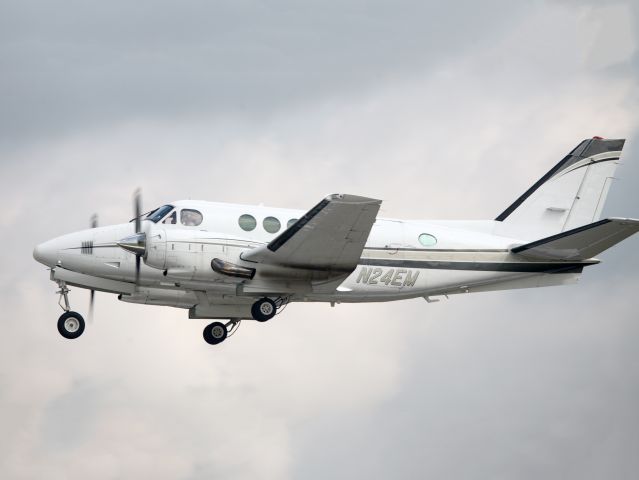 Beechcraft King Air 100 (N24EM) - Take off runway 26.