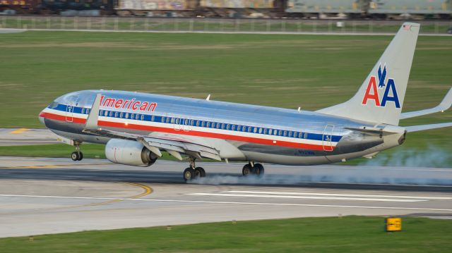 Boeing 737-800 (N921NN) - The modern-retro touches down on 4br /3/13/18