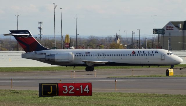 Boeing 717-200 (N948AT) - 717 starting engines