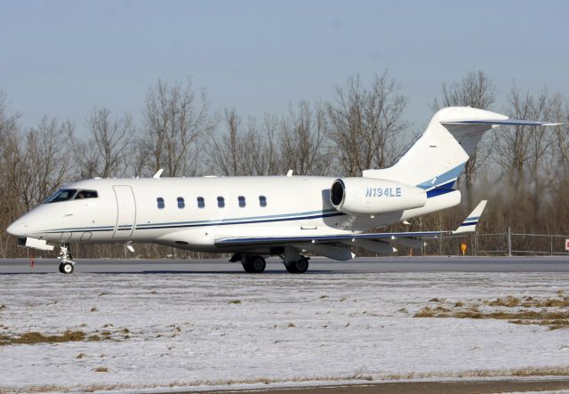 Bombardier Challenger 300 (N194LE)