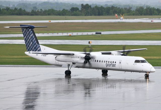 de Havilland Dash 8-400 (C-GLQC)