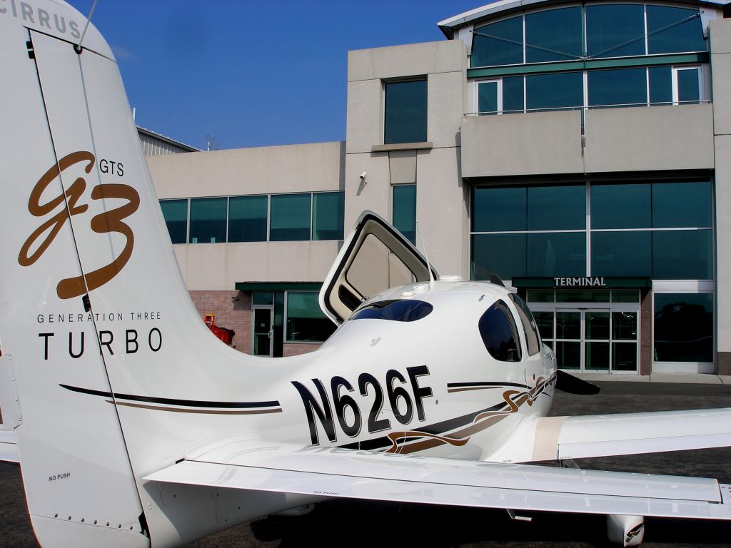 Cirrus SR-22 (N626F)